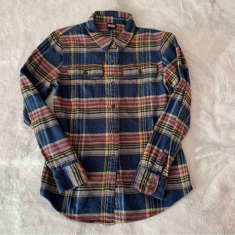 Patagonia women’s Fjord long sleeve 100% organic cotton flannel shirt